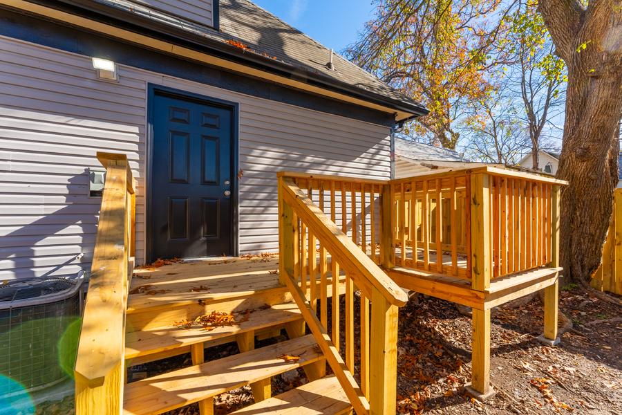 Rear deck and entry